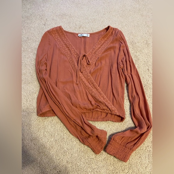 Simple light top - Picture 2 of 5